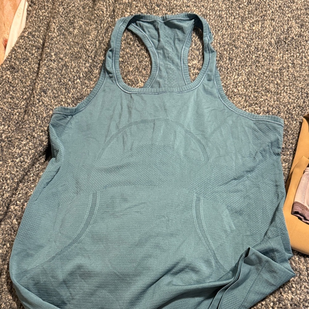 Lululemon size 8 Women's Blue/green Tank Top